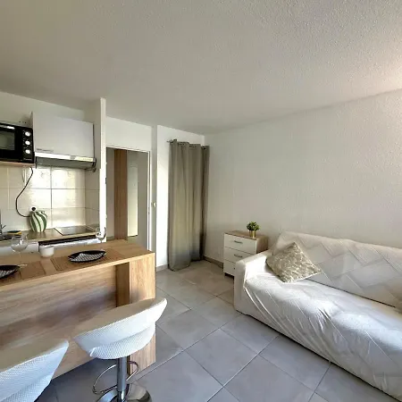 Cosy Avec Terrasse Et Piscine A 아파트